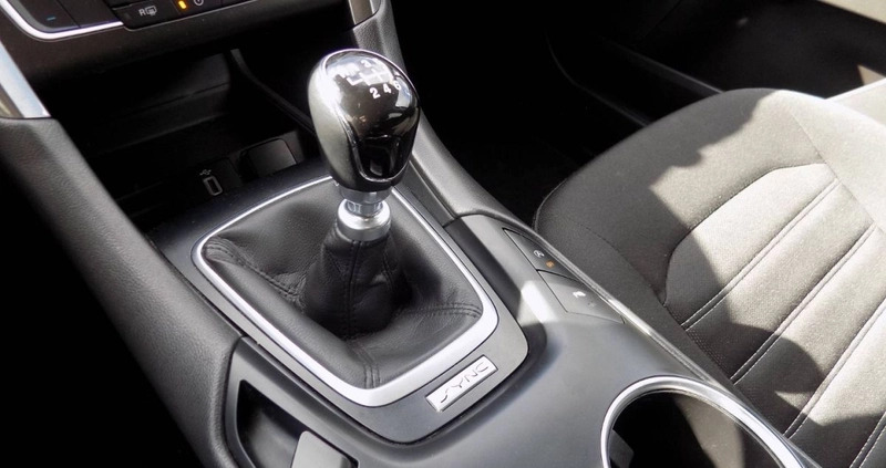 Ford Mondeo cena 88888 przebieg: 59700, rok produkcji 2020 z Szczecin małe 704
